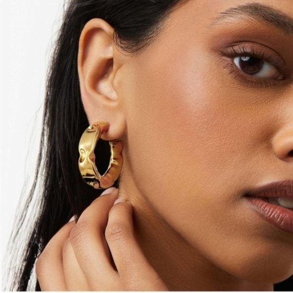 Gold 14k Gold Textured Hoop Cuff Earrings - Picture 2 of 3